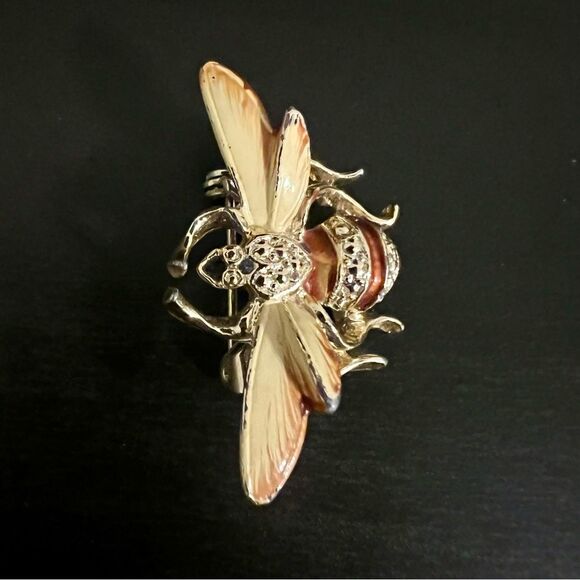 Jewelry - VTG Gold atone Yellow Brown Enamel Fly Bee Pin Brooch